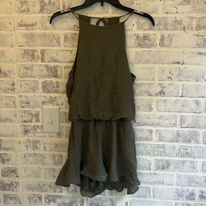 Wishlist Apparel Women’s Small Olive Green Romper Shorts Open Back Pockets